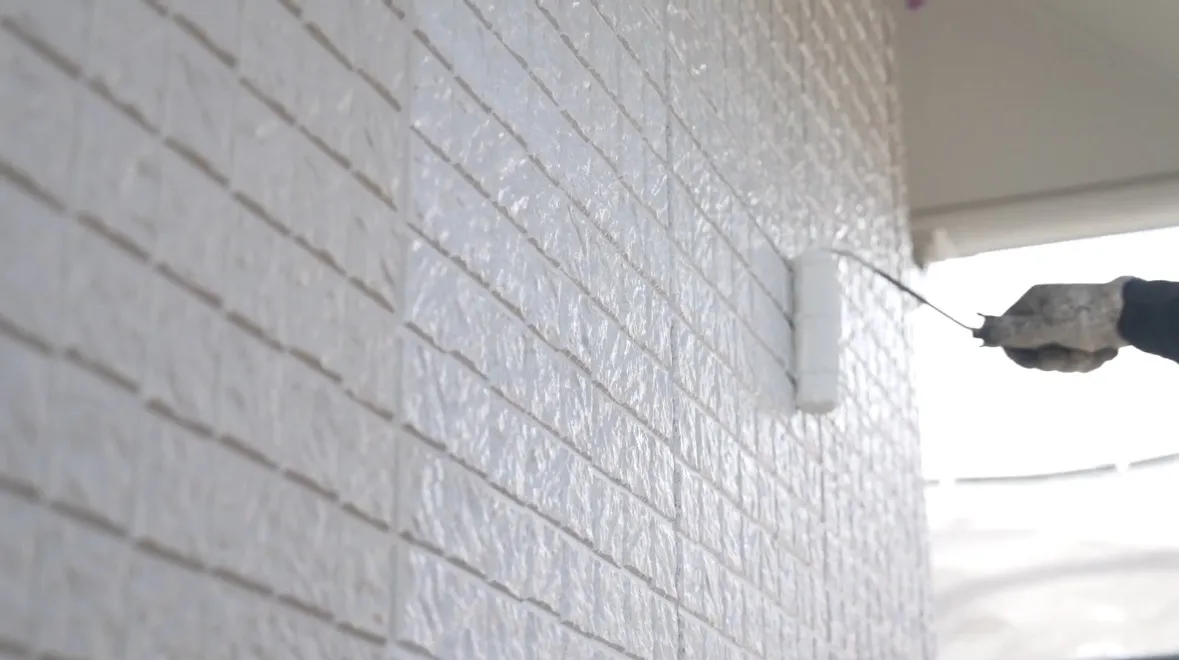 市原市戸建にて外壁下塗り作業