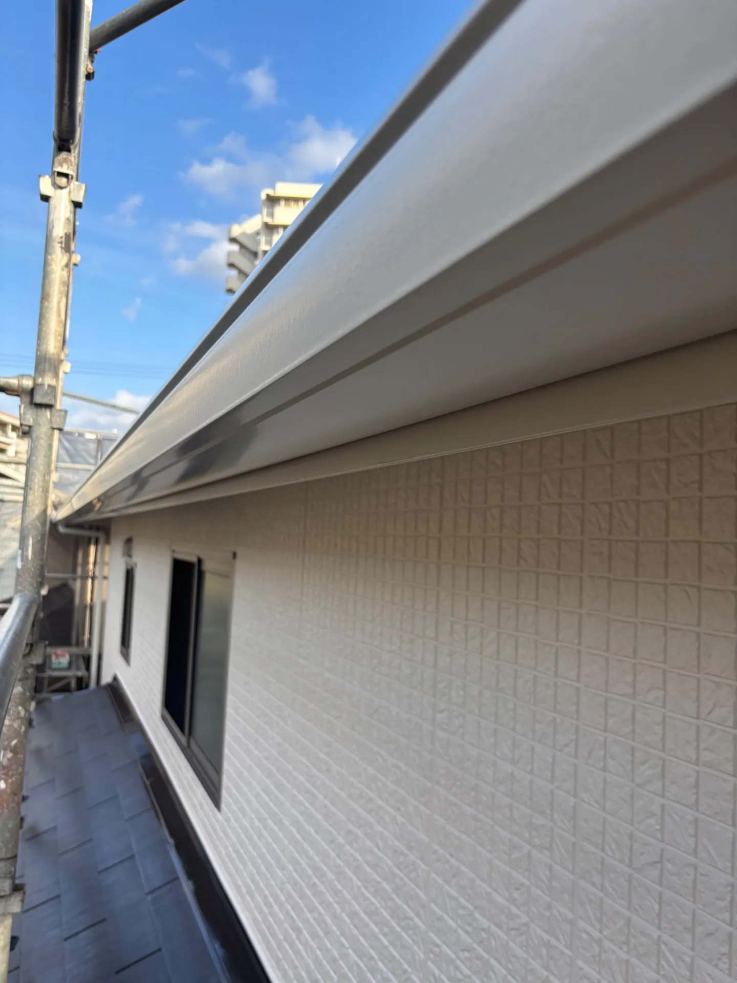 市原市 戸建て外壁塗装工事が完了｜アイボリー×ブラウンの配色とラジカル制御塗料の施工事例