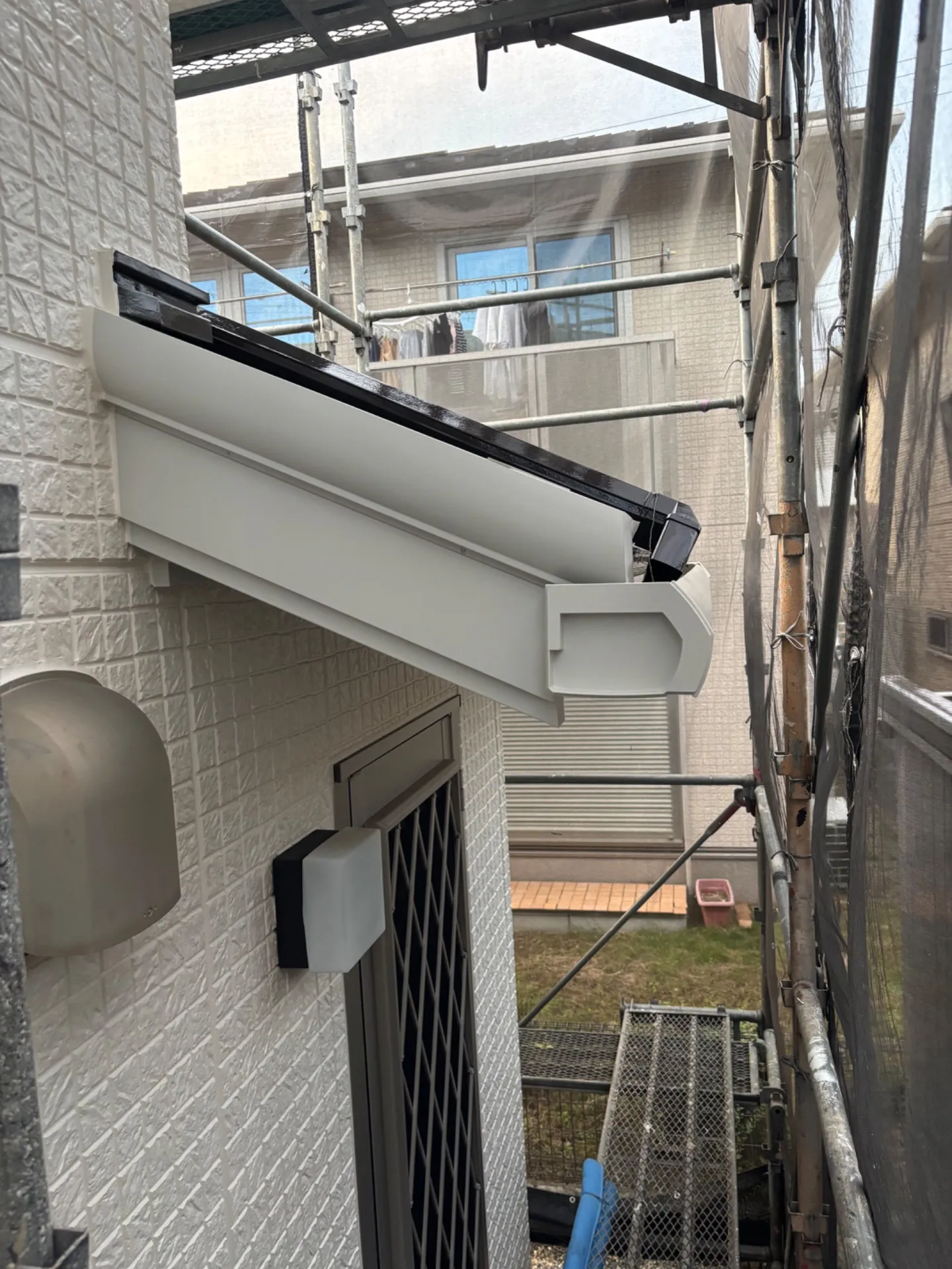 市原市 戸建て外壁塗装工事が完了｜アイボリー×ブラウンの配色とラジカル制御塗料の施工事例