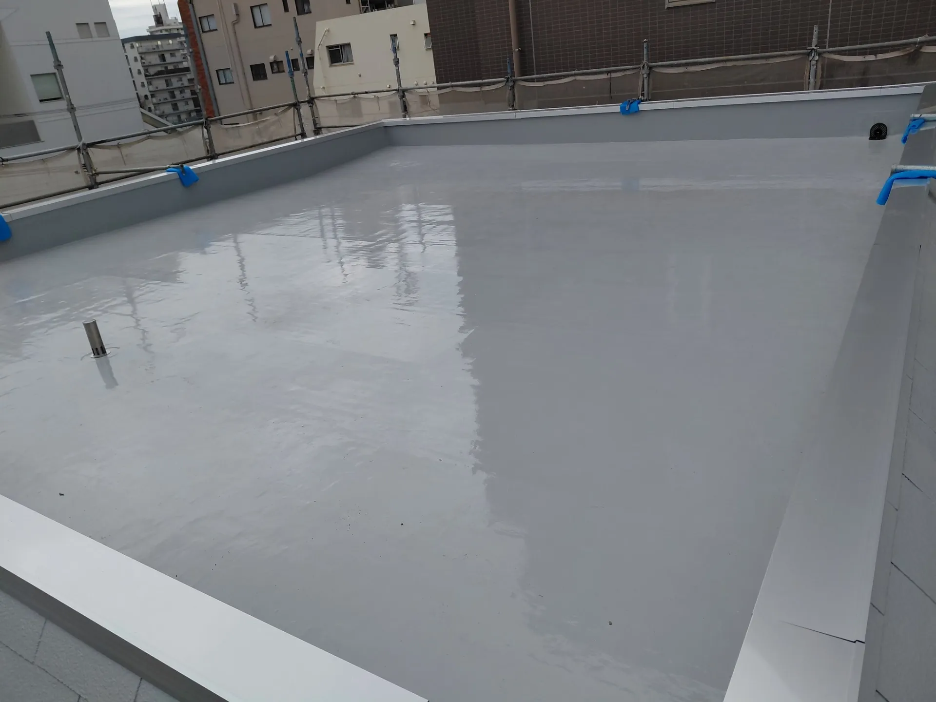 「市原市のアパート屋上防水|通気緩衝工法とは?膨れを防ぐ防水工事について」