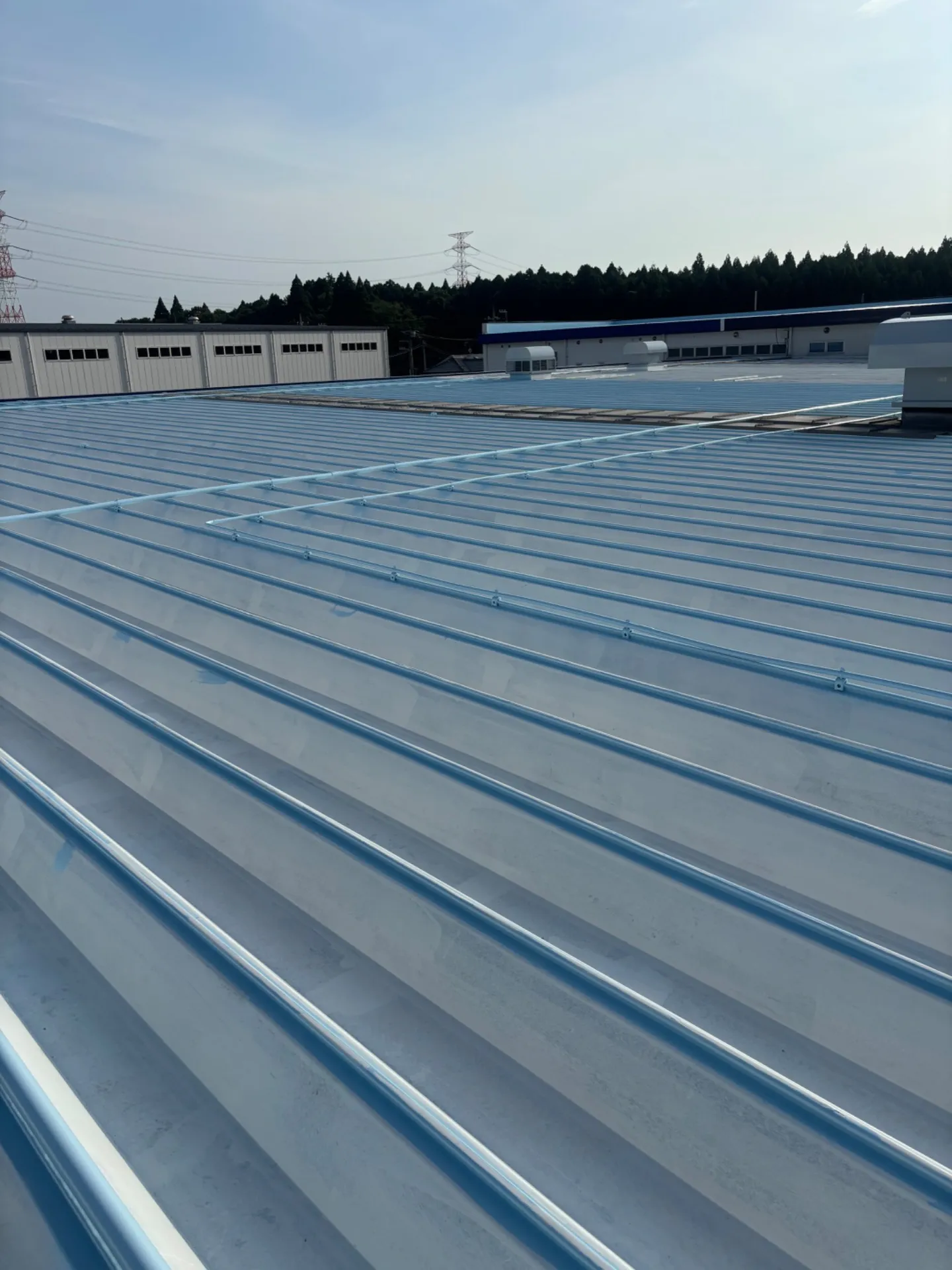 【市原市】工場の折板屋根を遮熱塗装｜サーモアイシリコンで暑さ対策